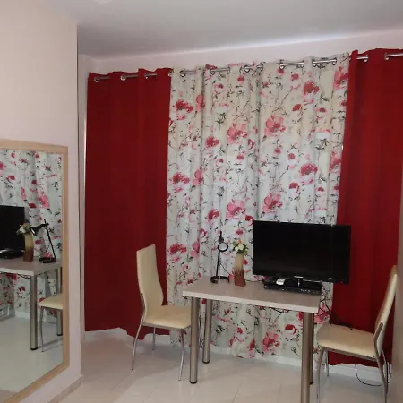 Park View Apartment *
